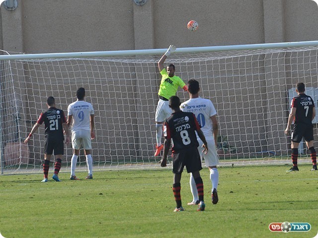 הכדור של הלוי מעל שערו של זיסקינד (אבי רביבו)